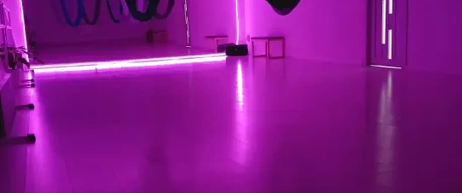 gallery slide