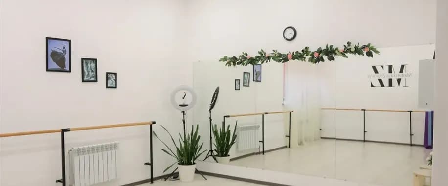 gallery slide